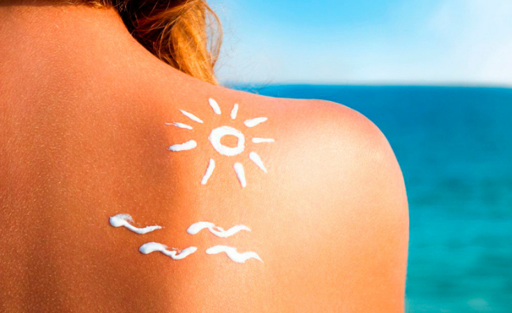 sunscreen on biohacker's shoulders fixes loose skin