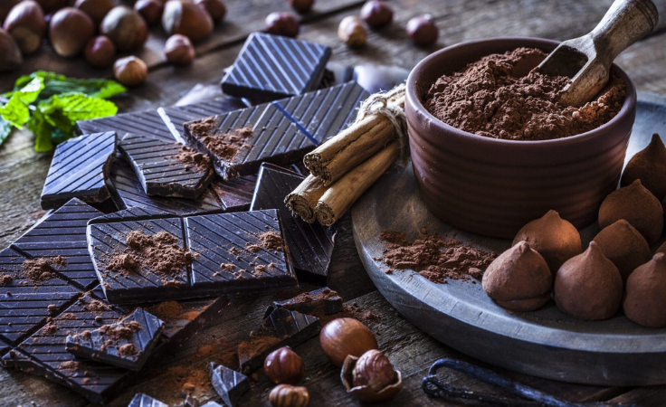dark chocolate with cocoa powder for elevated brain